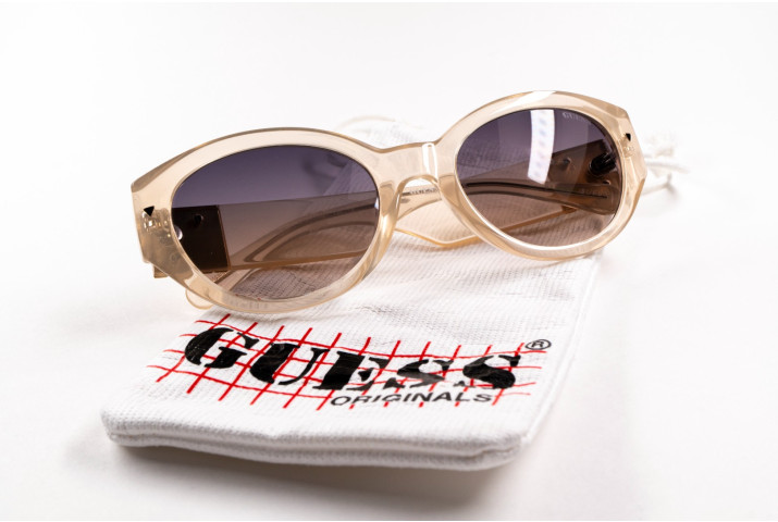 Guess GU8241