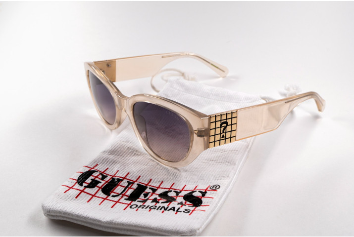 Guess GU8241